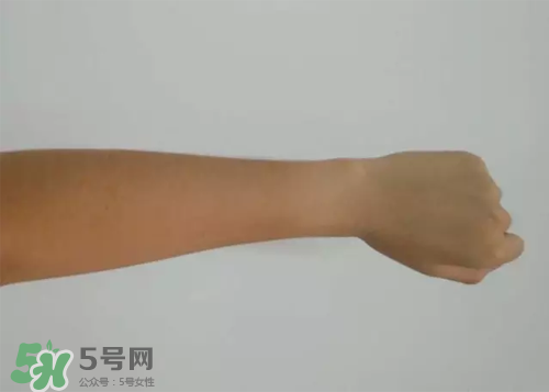 大創(chuàng)美白乳液多少錢？大創(chuàng)美白乳液為什么那么便宜