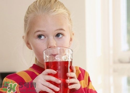 碳酸飲料喝多了會(huì)怎么樣？碳酸飲料的危害有哪些