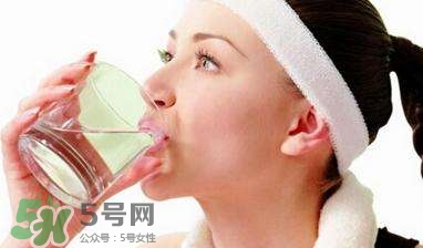 男子喝尿6年減肥100斤 喝尿真的能減肥嗎？