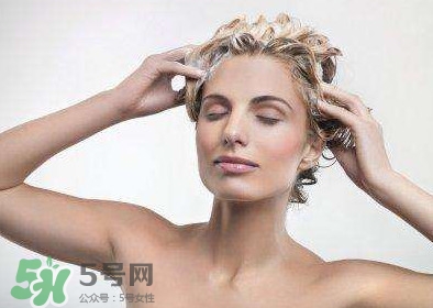 老人誤喝洗發(fā)乳 洗發(fā)乳是洗發(fā)水還是護(hù)發(fā)素？