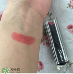嬌蘭小黑裙003好看嗎？嬌蘭小黑裙唇膏003試色