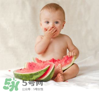 夏天寶寶能不能吃冰西瓜呢？冰西瓜寶寶能吃嗎？