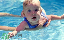寶寶游泳耳朵進水了怎么辦？寶寶游泳如何避免耳朵進水？
