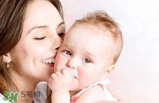 哺乳期可以吃黃桃嗎？哺乳期能吃黃桃罐頭嗎