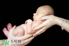 寶寶臍帶掉了要緊嗎？寶寶臍帶掉了出血了怎么辦？