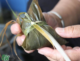 包粽子是生米還是熟米？包粽子的米是煮的還是生的？