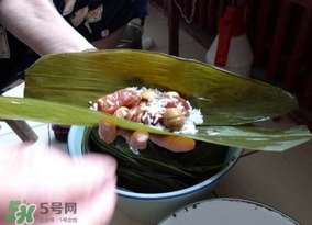 包粽子是生米還是熟米？包粽子的米是煮的還是生的？