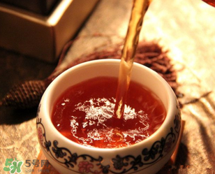 普洱茶發(fā)霉了怎么處理？普洱茶發(fā)霉了還能喝嗎？