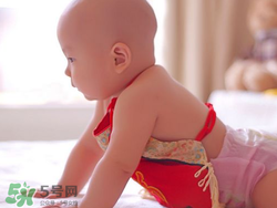 夏天寶寶睡覺穿什么好？夏天寶寶睡覺能光著睡嗎？