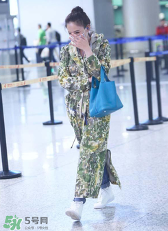 hermes菜籃子包怎么搭配？愛(ài)馬仕菜籃子包街拍上身圖