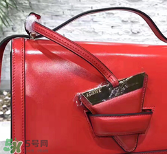 loewe三角包怎么看真假？羅意威巴塞羅那三角包真假辨別