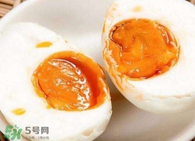 咸鴨蛋為什么會(huì)出油？咸鴨蛋為什么有油