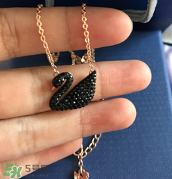 施華洛世奇黑天鵝是什么材質(zhì)？施華洛世奇黑天鵝是水晶嗎？