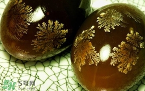 松花蛋是堿性食物嗎？松花蛋是堿性還是酸性？