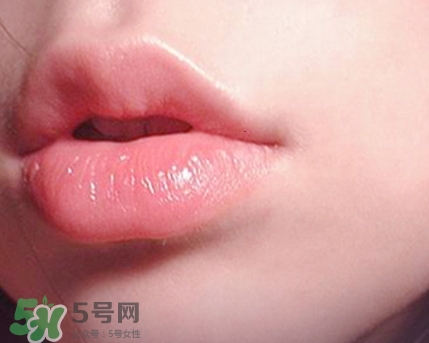 espie rouge唇膏多少錢？ES蘆薈維他命E潤唇膏價格