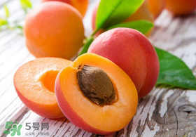 杏和西瓜能一起吃嗎？杏和西瓜能同時(shí)吃嗎？