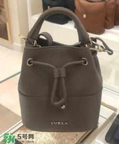 furla水桶包有幾種尺寸？芙拉水桶包尺寸多大？
