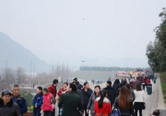 游百病是什么意思？為什么要在端午節(jié)游百?。?><p><strong>游百病是什么意思？為什么要在端午節(jié)游百??？</strong></p></a></li> 	     </ul>
		</div>
	   <div   id=
