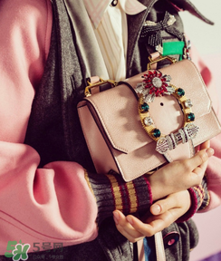 miumiu miulady包包正品多少錢？miulady寶石包專柜價(jià)格