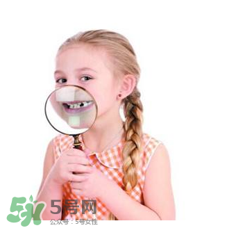 寶寶換牙可以吃糖嗎？小孩換牙期間能不能吃糖？