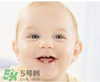 寶寶換牙可以吃糖嗎？小孩換牙期間能不能吃糖？