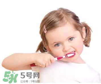 寶寶換牙可以刷牙嗎？小孩換牙期間能刷牙嗎？