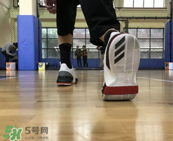 adidas dame3上腳怎么樣？阿迪達(dá)斯利拉德三代測評