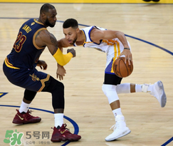 under armour curry4怎么樣？庫(kù)里第四代簽名鞋總決賽戰(zhàn)靴細(xì)節(jié)諜照