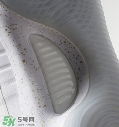 under armour curry4怎么樣？庫(kù)里第四代簽名鞋總決賽戰(zhàn)靴細(xì)節(jié)諜照