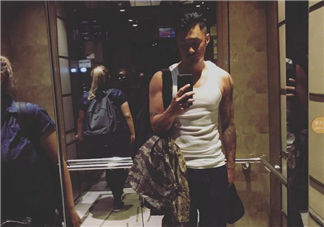 余文樂藍色運動鞋是什么牌子？余文樂ins同款球鞋品牌