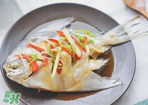 鱸魚(yú)刺多嗎？鱸魚(yú)適合做給寶寶吃嗎？