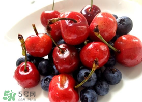 藍莓和櫻桃可以一起吃嗎？藍莓和櫻桃哪個好吃？