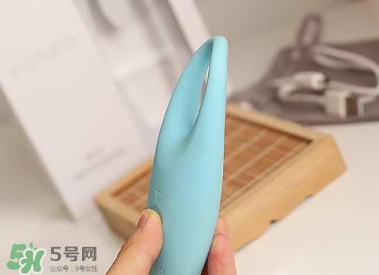 foreo眼部按摩儀怎么用？foreo iris眼部按摩儀使用方法