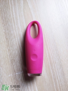 foreo眼部按摩儀好用嗎？foreo iris眼部按摩儀副作用