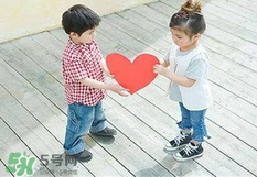 孩子不自信怎么辦？怎樣讓孩子自信大膽？