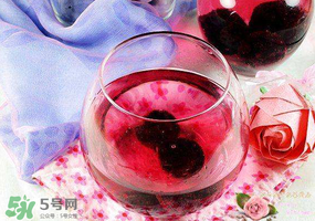 楊梅酒能放冰箱嗎？楊梅酒能冰凍嗎？