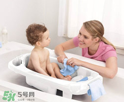 嬰兒浴盆是帶浴網(wǎng)還還是帶浴板好？嬰兒浴盆什么款式好？