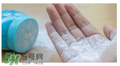 爽身粉對痱子有用嗎？爽身粉能預防痱子嗎？