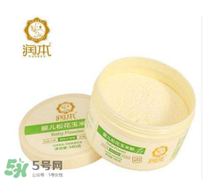 爽身粉可以擦臉上嗎？臉上可不可以涂爽身粉？