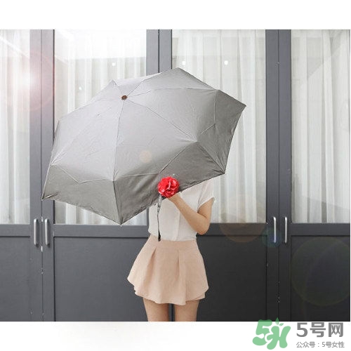 黑檸檬和蕉下哪個(gè)好？黑檸檬和蕉下太陽(yáng)傘對(duì)比