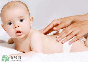 哄寶寶睡覺可以搖晃嗎？哄寶寶睡覺搖晃有害嗎？