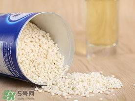 美林菊花晶可以和奶粉一起喝嗎？美林菊花晶可以加在奶里嗎？