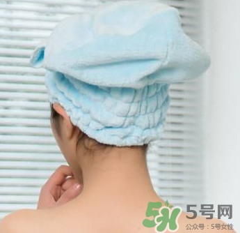 干發(fā)巾和干發(fā)帽哪個(gè)好？干發(fā)帽什么材質(zhì)的好