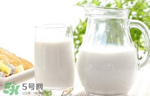 芭蕉能和牛奶一起吃嗎？牛奶可以和芭蕉一起吃嗎