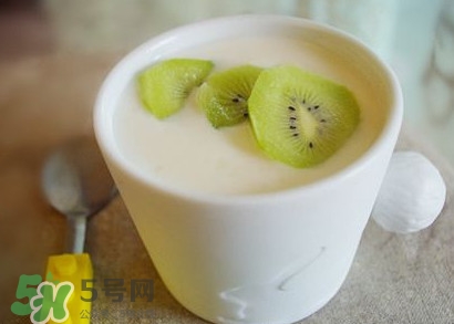 芭蕉能和酸奶一起吃嗎？酸奶可以和芭蕉一起吃嗎