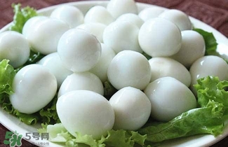 鵪鶉蛋能和胡蘿卜一起吃嗎？鵪鶉蛋能放多久？