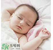 寶寶睡覺突然大哭是什么原因？寶寶睡覺大哭正常嗎？
