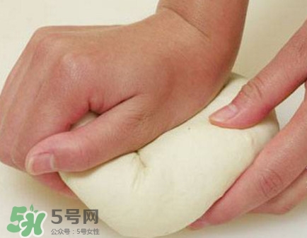 韭菜盒子用什么面粉？韭菜盒子能用高筋面粉？