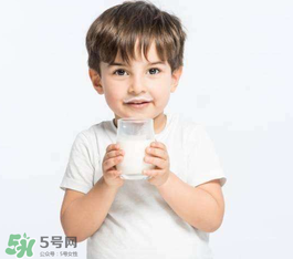 奶粉哪個(gè)國(guó)家的最好？奶粉哪個(gè)國(guó)家的奶源好？