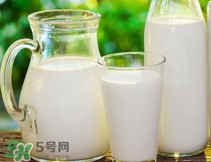 脫脂牛奶熱量高嗎？脫脂牛奶會(huì)發(fā)胖嗎